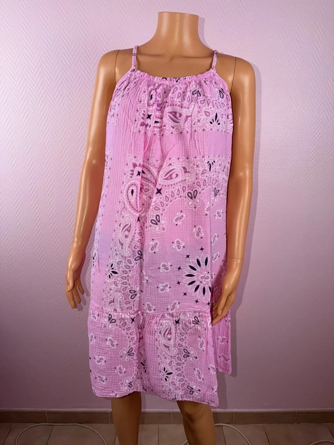 Vestido de mujer bandana de gasa de algodón usado una vez – photo 3